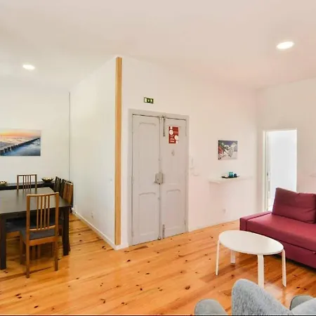 Lightoasis 1 アパート オエイラス